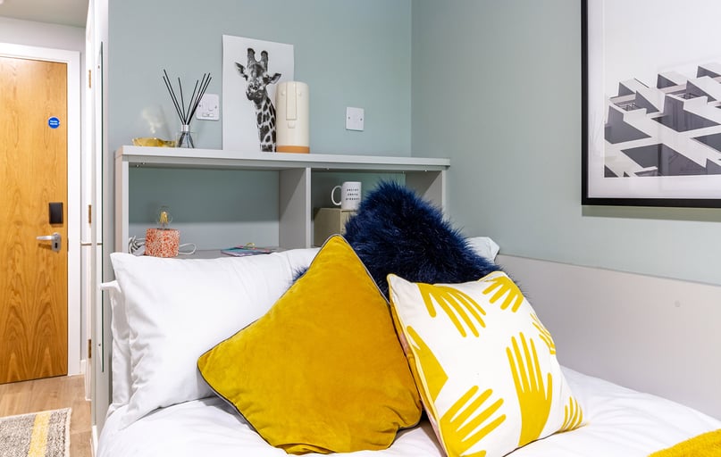 Bronze En Suite, The Refinery, Bingley Street, University Of Leeds, Leeds - Image 1